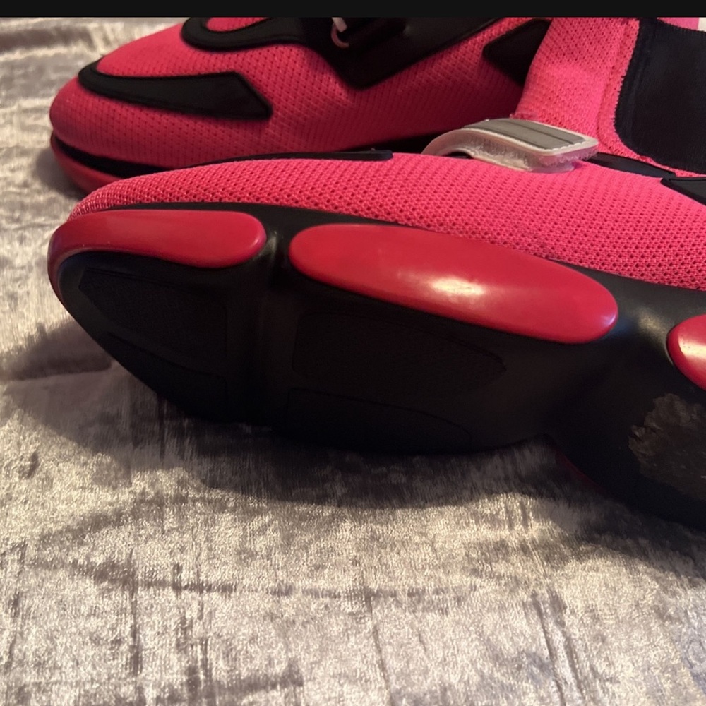 Lightly worn Prada size 37 - Picture 2 of 3